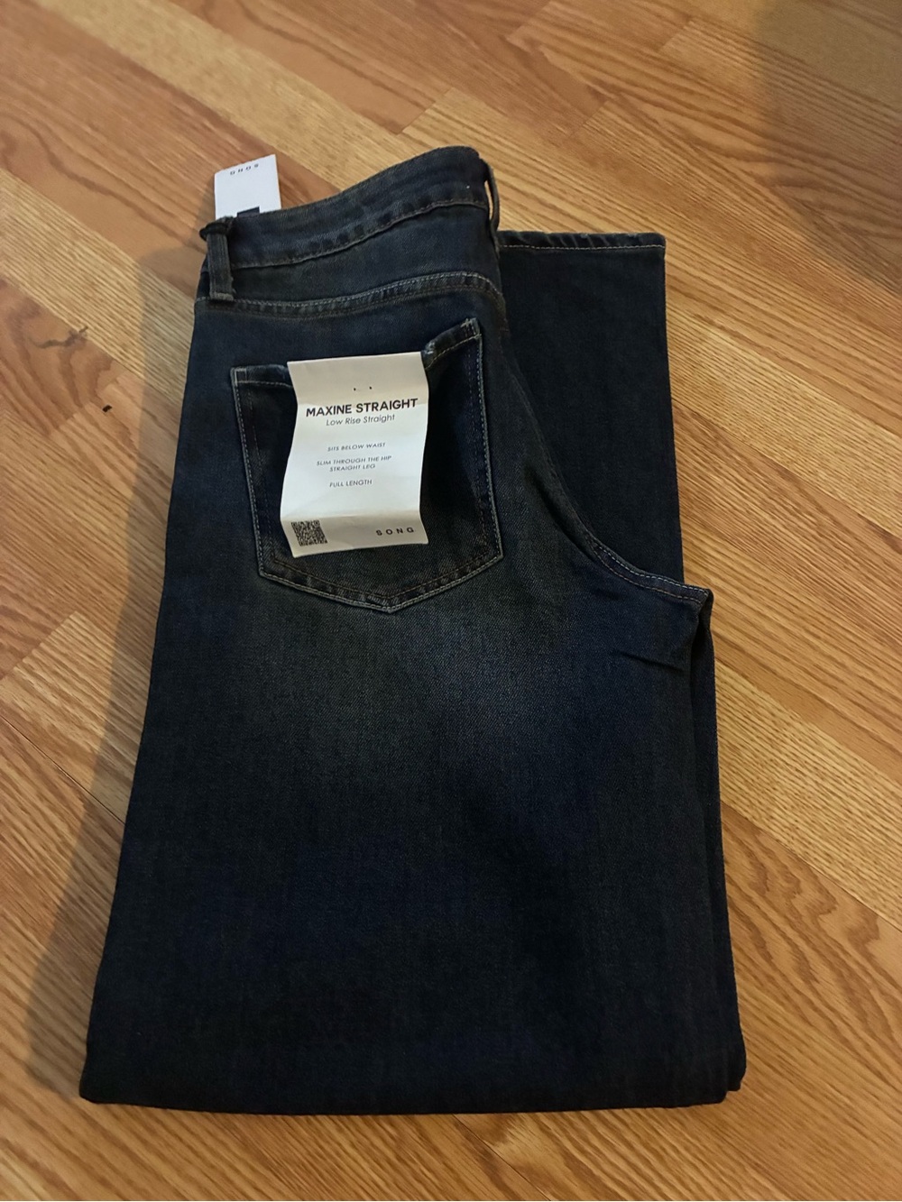 Maxine Straight Leg Women's Jeans in Dark Blue - Low Rise Straight Fit